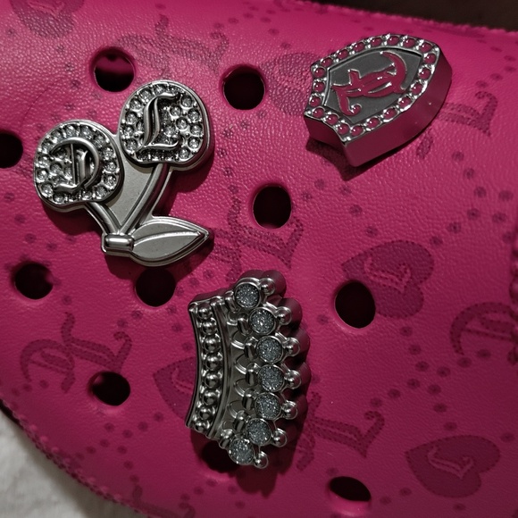 Crocs x Juicy Couture Limited Edition Classic Clogs, Women 8 / Men 6 - Picture 3 of 8